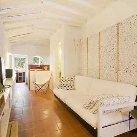 Apartment Cosy Santos, Calm Street, Embassies Area *