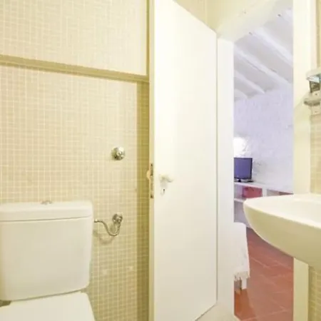 Cosy Santos, Calm Street, Embassies Area * Lissabon