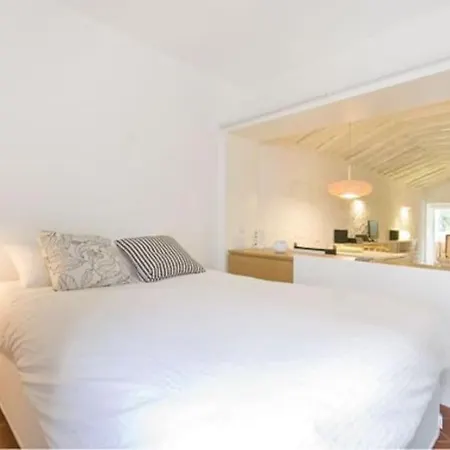 Cosy Santos, Calm Street, Embassies Area