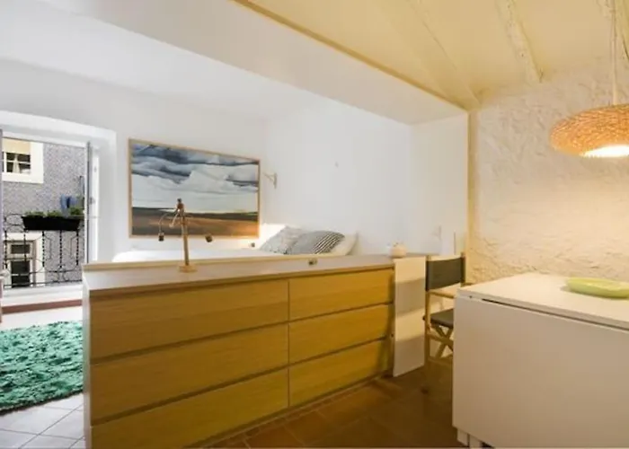 Cosy Santos, Calm Street, Embassies Area *